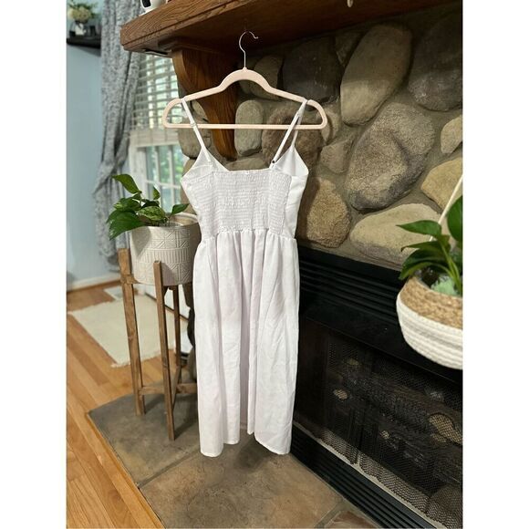 Whiteāspaghettiāstrapāmidiādress - Picture 8 of 13